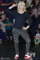 组图：SJ厉旭f(x)Luna音乐剧排练现场大公开