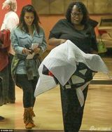 组图：卡戴珊产女后首露面 现身洛杉矶容光焕发