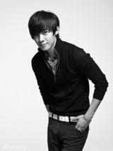 组图：台湾当红小生唐禹哲服饰大片 展秋冬新锐姿态