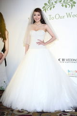 组图：路嘉怡婚宴群星道贺 张震任伴郎