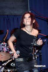 幻灯图：林晓培发专辑劲装亮相 劲歌热舞激情四射