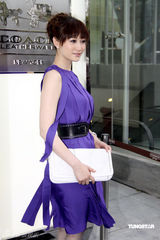 幻灯：莫文蔚与姚晨梁咏琪斗艳 新片大卖心情靓 