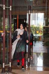 组图：It Girl陈燃上海观战F1大赛 造型受赞