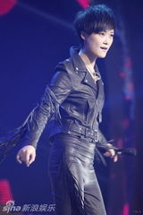 组图：赵本山后街男孩SJ-M等助阵辽视春晚