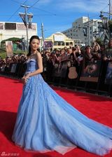 组图：《霍比特人》全球首映 红毯吸引近十万人围观