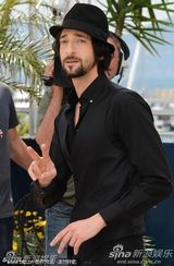 高清：开幕片《午夜巴黎》发布会 影帝阿德里安亮相