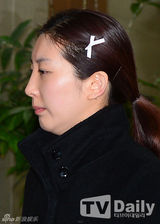 组图：SJ利特送别至亲悲痛欲绝 始源等团员抬棺