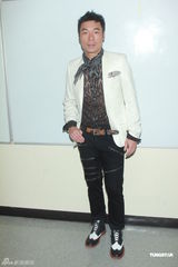 组图：陈慧琳产后复出录节目尽显辣妈本色