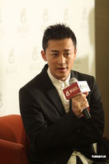 组图：林峰不回应感情问题 期待和刘德华合作