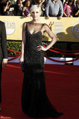 组图：演员工会奖红毯阿什莉-辛普森薄纱裙性感