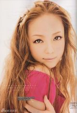 组图：辣妈安室奈美惠登封面 百变造型少女清纯