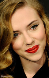 高清组图：斯嘉丽-约翰逊西班牙走秀