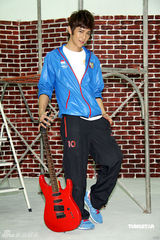 幻灯组图：汪东城代言运动服装 想开画展秀绘画天份