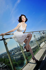 组图：蓝燕登《INSTYLE》封面扮梦露玩性感