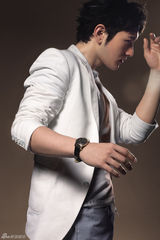 高清图:黄晓明秀八块腹肌 或温柔或阳刚展天蝎魔力