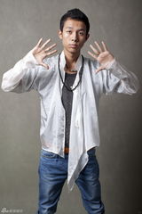 组图：藏歌会20强诞生 男选手洋溢青春活力