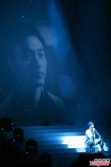 组图：侧田演唱会女友首曝光 杨千嬅轰其欠歌债