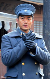 组图：《枪火》探班 冯恩鹤分享爆破戏经验