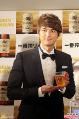 组图：郭品超曝爱喝冰啤酒 曾和何润东同醉倒