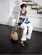 高清组图：尹恩惠夏日优雅写真 雪纺美衣主打空灵