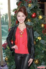 组图：TVB庆功宴大派红包 陈百祥无惧狗仔队