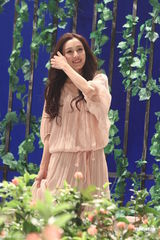 组图：范玮琪为公益歌曲拍摄MV 个唱邀吴佩慈站台