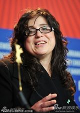 高清：竞赛片《奖励》发布会 导演宝拉携众演员到场