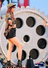 组图：佳仁等《音乐中心》热情表演 韩善花全孝盛主持