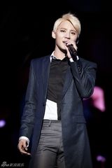 组图：金俊秀上海个唱海报曝光 正式预售启动