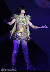 高清图：孙燕姿北京开个唱 劲歌热舞造型百变