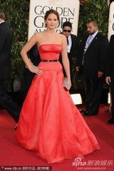 组图：新晋红星詹妮弗劳伦斯抹胸红裙大气惊艳