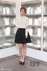 组图：missA秀智出席活动 白衣黑裙甜美可人