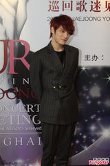 组图：韩国人气偶像金在中亮相上海魅惑帅气