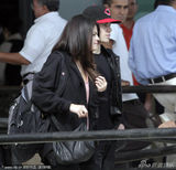 组图：贾斯汀-比伯携女友情侣装现身墨西哥