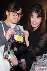 组图：韩星IU秀美腿 不相信美貌胜全智贤