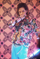 组图：张根硕MV花絮曝光 27日发行新专辑