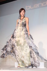 组图：隋棠身形消瘦代言走秀 享受单身不理旧爱绯闻