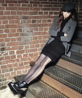 组图：韩星韩孝珠服饰写真 演绎40款冬装搭配