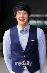 组图：金贤珠宣传《亮晶晶》 有天弟弟全程微笑