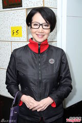 组图：钟嘉欣田蕊妮庆TVB《巨轮》杀青