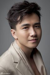 组图：翟天临馥雅气质大片 流露男人味极致诱惑