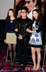 组图：韩恐怖片《树木葬》试映 朴秀珍透视装抢镜