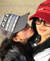 组图：刘诗诗杨幂热吻旧照 好姐妹同天公布喜讯