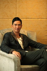 组图：张家辉vs彭于晏 脱缰野马的生存哲学