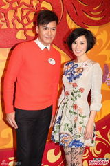 组图：马国明叹佘诗曼难追 二人互戴高帽逗趣