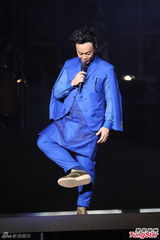 组图：章子怡为陈奕迅捧场送飞吻 郎朗伴奏