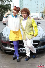 Selina新节目试播甜美主持 手部伤痕仍明显(图)