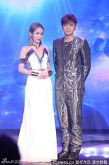 组图：萧亚轩罗志祥签约索尼被侃办婚礼