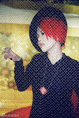 组图：谭维维《拥抱》将发 红发摇滚范游牧逆行