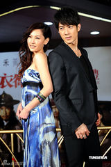 高清图：甄子丹携妻宣传新片 称怕误伤吴尊遭影迷打